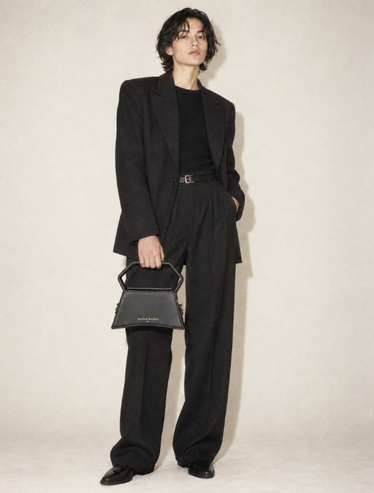 Sac à main noir pour le bureau : 5 critères pour bien choisir